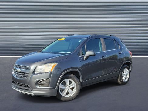 Used 2016 Chevrolet Trax LT w/ LT Convenience Package FWD image 1