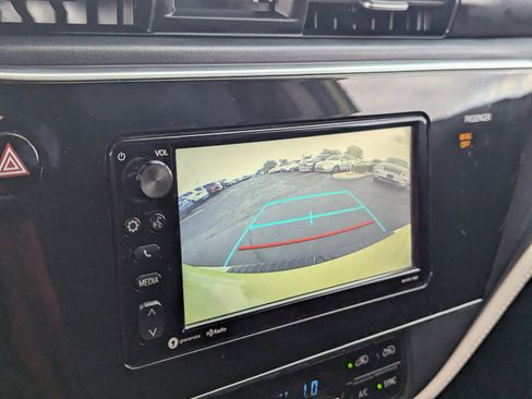 Used 2017 Toyota Corolla iM image 21