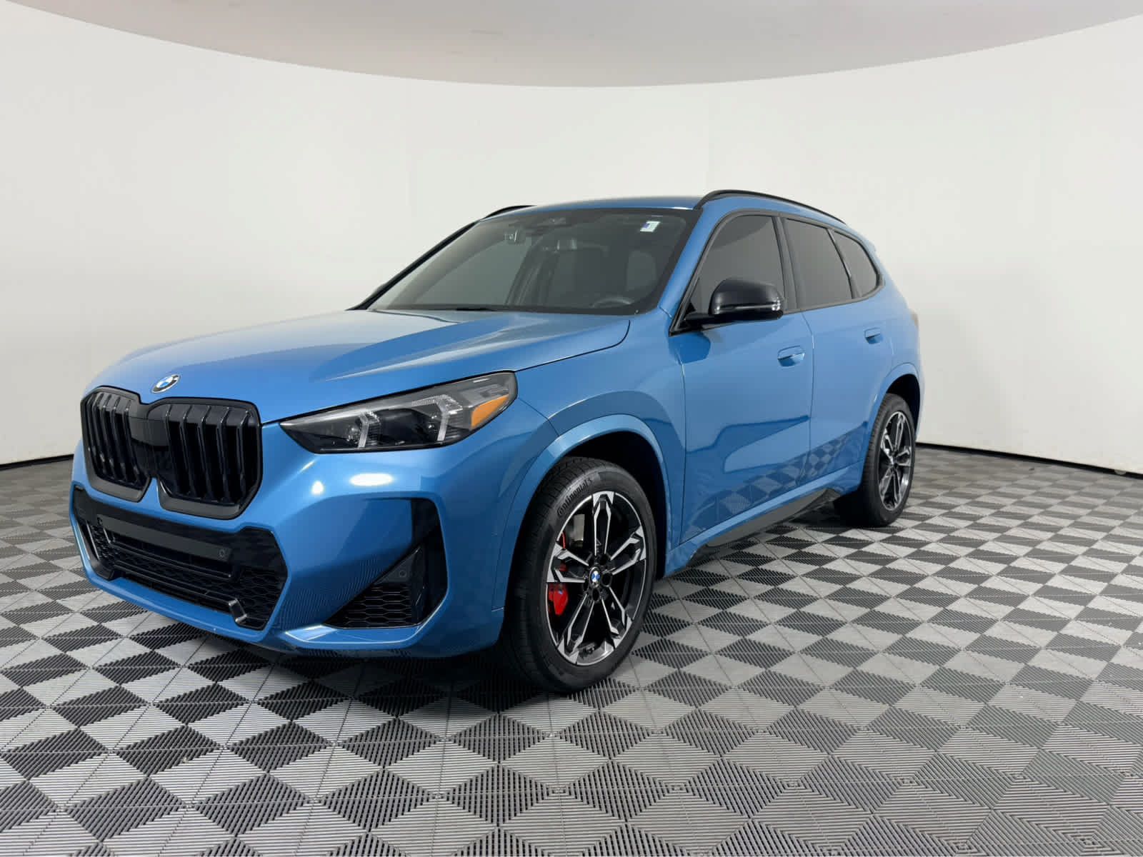 Used 2024 BMW X1 xDrive28i w/ M Sport Package AWD/4WD image 7