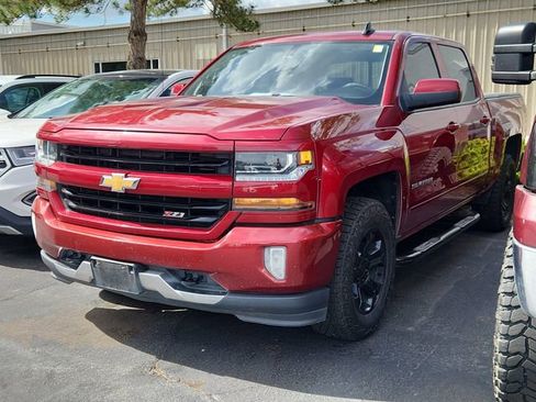 Used 2018 Chevrolet Silverado 1500 LT w/ All Star Edition AWD/4WD image 3