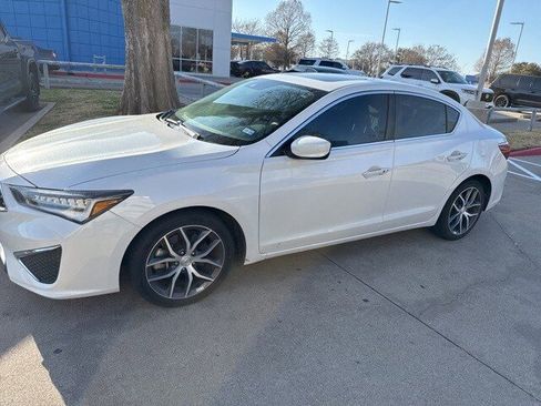 Used 2019 Acura ILX w/ Premium Package image 2