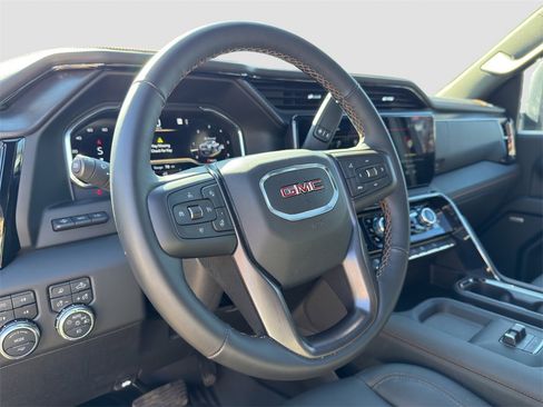 Used 2025 GMC Sierra 2500 AT4 w/ AT4 Premium Plus Package image 9