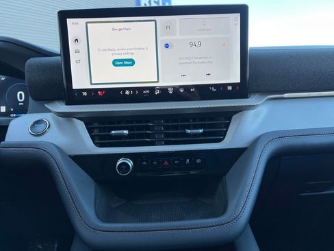 Certified 2025 Ford Explorer Active w/ Active Comfort Package image 24