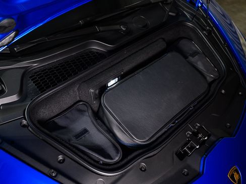 Used 2023 Lamborghini Huracan EVO image 24