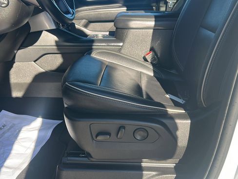 Used 2024 Chevrolet Suburban Premier AWD/4WD image 49