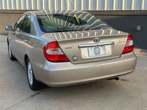 Used 2004 Toyota Camry XLE image 11