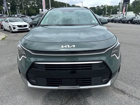 New 2025 Kia Niro SX Touring image 8