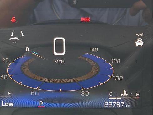 Used 2025 Chevrolet Trax LT w/ Driver Confidence Package image 30