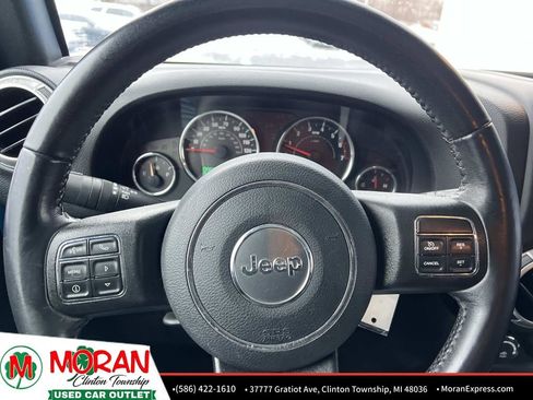 Used 2017 Jeep Wrangler Unlimited Sahara w/ Connectivity Group image 15