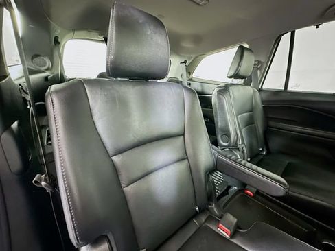 Used 2021 Honda Pilot Touring image 35