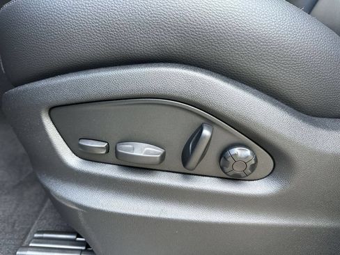 Certified 2026 Porsche Cayenne AWD/4WD image 8