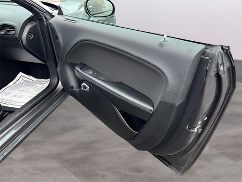 Used 2021 Dodge Challenger SXT image 12