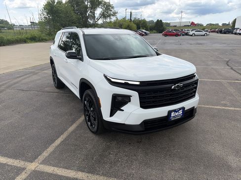 Used 2026 Chevrolet Traverse LT w/ Midnight/Sport Edition AWD/4WD image 8