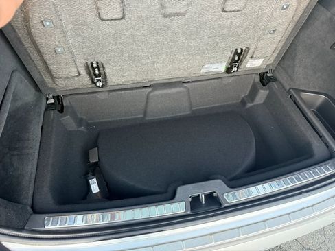 Used 2016 Volvo XC90 T6 Momentum w/ Momentum Plus Package AWD/4WD image 23