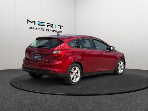 Used 2014 Ford Focus SE w/ SE Winter Package image 9
