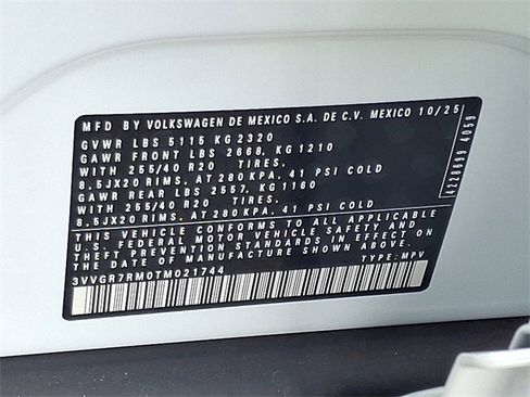 New 2026 Volkswagen Tiguan SE R-Line image 11