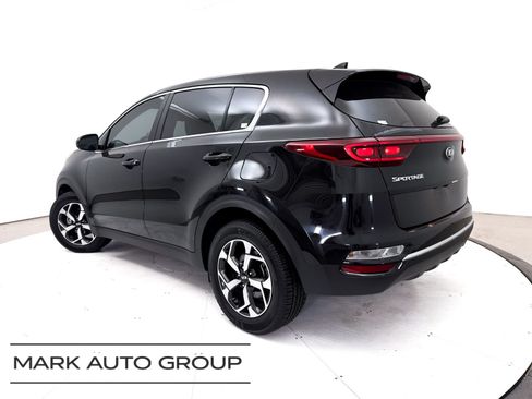 Used 2022 Kia Sportage LX FWD image 2