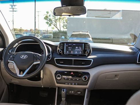 Used 2019 Hyundai Tucson SE image 16