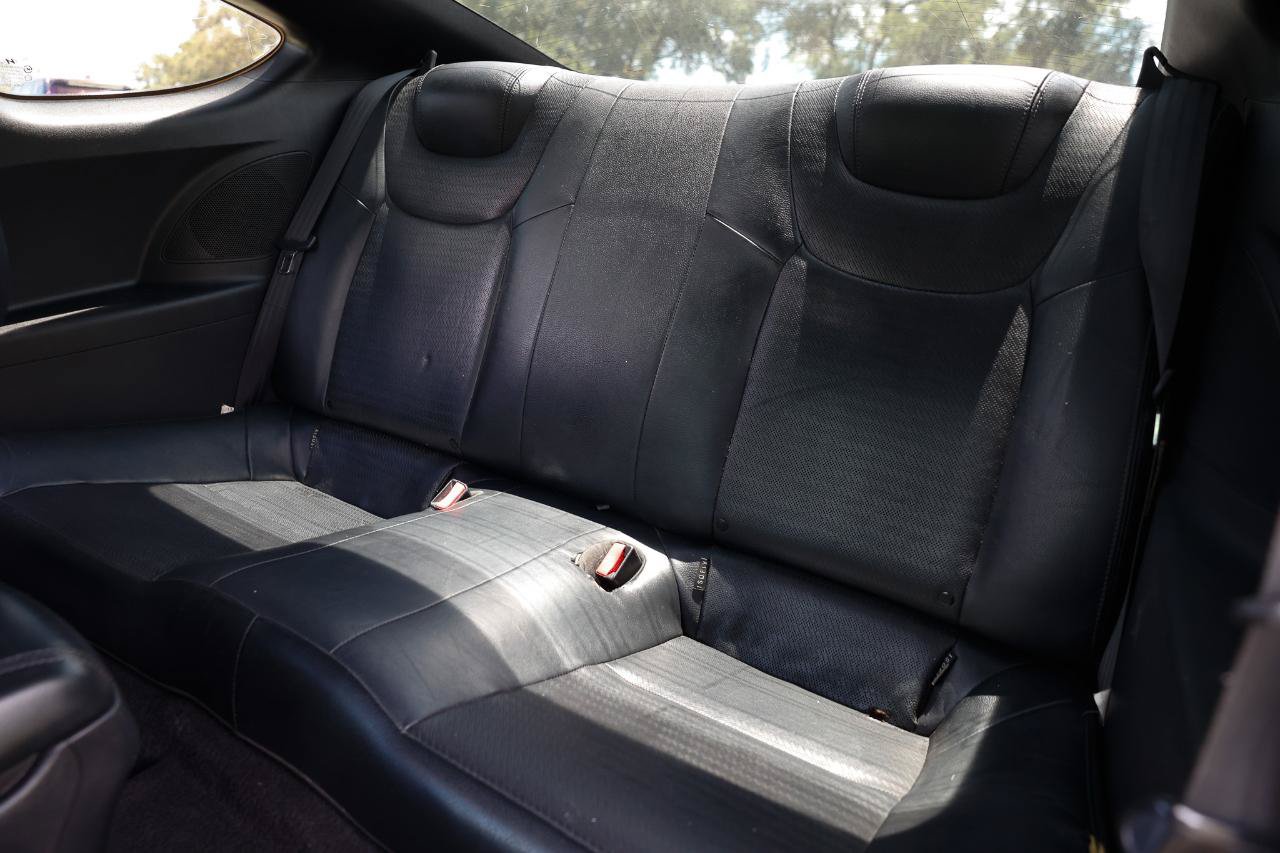 Used 2013 Hyundai Genesis 3.8 RWD image 8