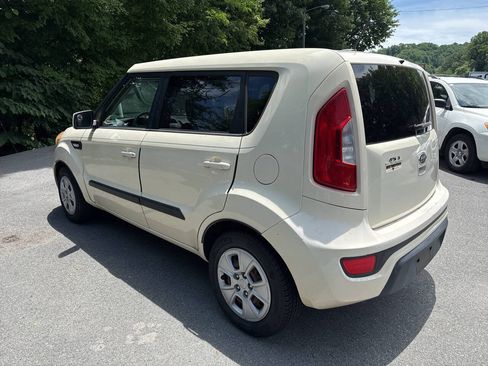 Used 2012 Kia Soul FWD image 18
