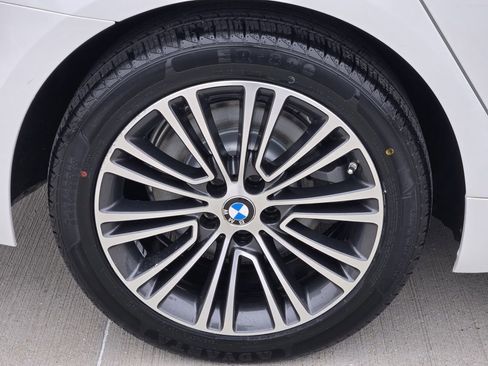 Used 2019 BMW 530i xDrive w/ Convenience Package image 10