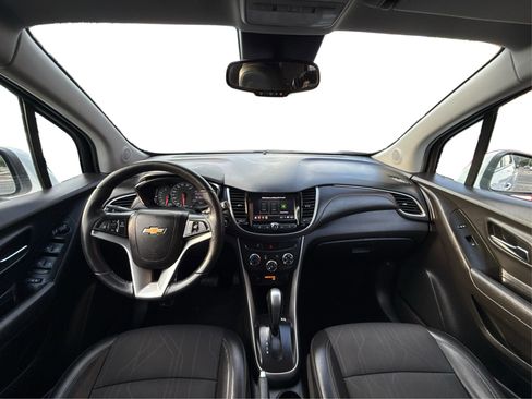 Used 2018 Chevrolet Trax LT w/ LT Convenience Package AWD/4WD image 18