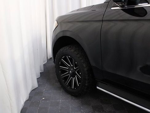 Used 2021 Ford Expedition XLT image 26