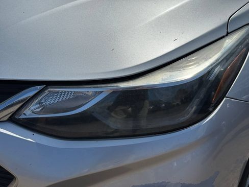 Used 2018 Chevrolet Cruze LT FWD image 21