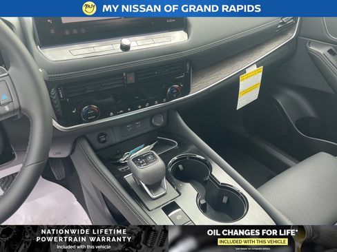 New 2026 Nissan Rogue Platinum AWD/4WD image 21