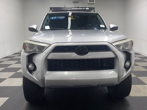 Used 2017 Toyota 4Runner SR5 AWD/4WD image 24