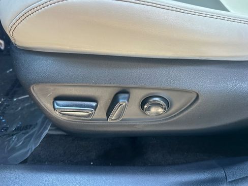 Used 2021 Toyota RAV4 Limited w/ Carpet Mat Package (TMS) AWD/4WD image 15