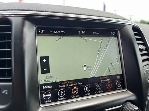 Used 2018 Jeep Grand Cherokee Laredo AWD/4WD image 18