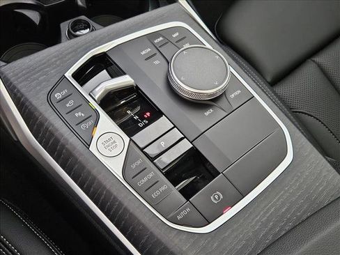 Used 2025 BMW 230i 230i w/ M Sport Package image 11