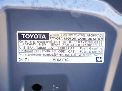 Certified 2024 Toyota Prius XLE image 30