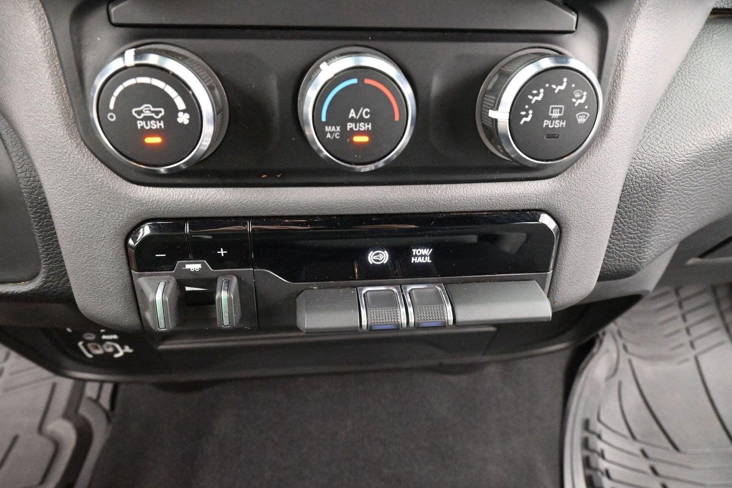Used 2024 RAM 3500 Big Horn AWD/4WD image 23