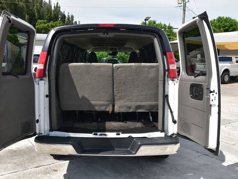 Used 2019 Chevrolet Express 3500 LT w/ LT Preferred Equipment Group RWD image 6