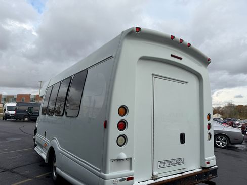 Used 2007 Chevrolet Express 3500 image 5