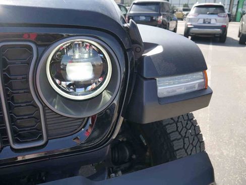 Certified 2026 Jeep Gladiator Mojave AWD/4WD image 26