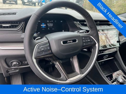 New 2026 Jeep Grand Cherokee Altitude AWD/4WD image 11