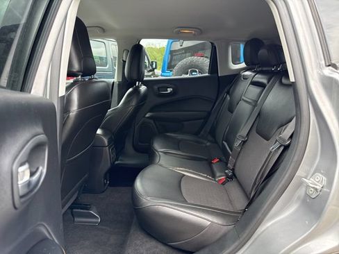 Used 2020 Jeep Compass Latitude AWD/4WD image 12