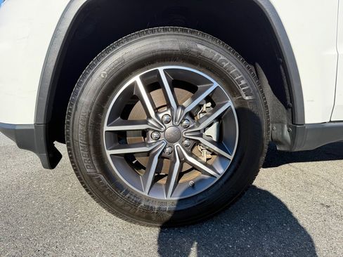 Certified 2021 Jeep Grand Cherokee Limited image 23