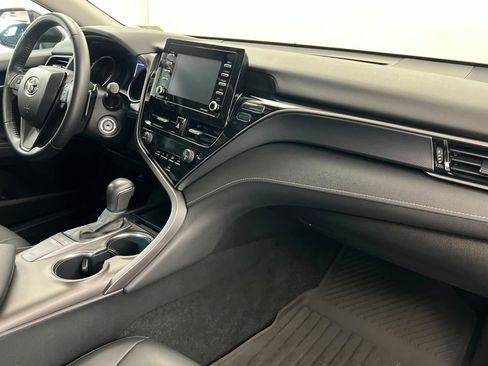 Used 2022 Toyota Camry SE FWD image 24
