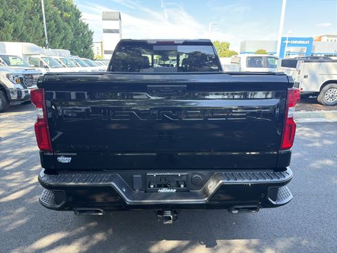 Used 2022 Chevrolet Silverado 1500 LT Trail Boss w/ LT Trail Boss Premium Package AWD/4WD image 11