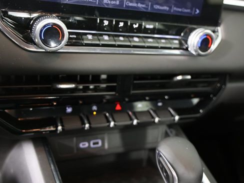 New 2025 GMC Canyon Elevation w/ Convenience Package image 15