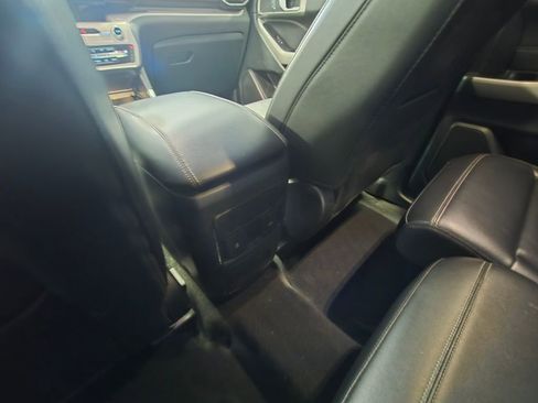 Used 2024 Ford Explorer XLT w/ Equipment Group 202A image 17