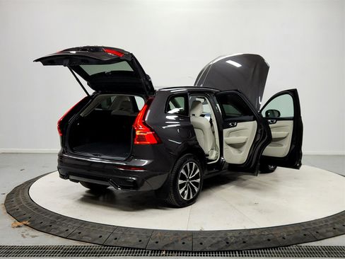 Used 2024 Volvo XC60 B5 Plus w/ Protection Package Premier image 15