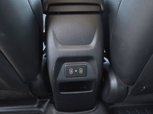 Certified 2024 Hyundai Venue Limited FWD image 20