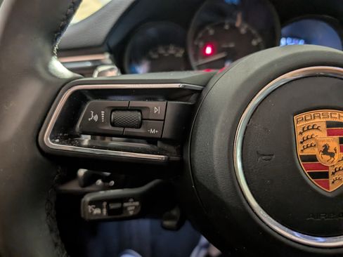 Used 2023 Porsche Macan image 30