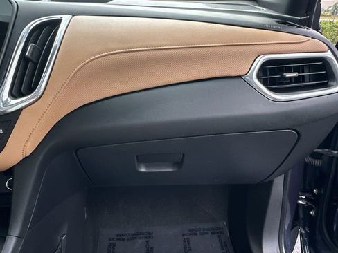 Certified 2018 Chevrolet Equinox Premier FWD image 30