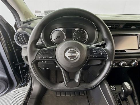 Certified 2025 Nissan Kicks Play S image 11